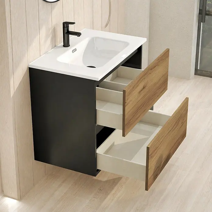 Conjunto de mueble de baño Wood - Ancho: 70 cm, Negro y teka, Mate, 2 pzs., Número de cajones: 2 ud. - Mueble de baño negro con lavabo blanco integrado, grifo negro y dos cajones de madera abiertos, en un baño con paneles de madera clara.