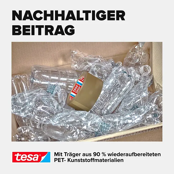 Tesa Pack Paketklebeband Ultra Strong Recycled - Braun, L x B: 66 m x 50 mm - Tesa Klebebandrolle aus 90% recyceltem PET, inmitten von Plastikflaschen, zeigt Nachhaltigkeit.