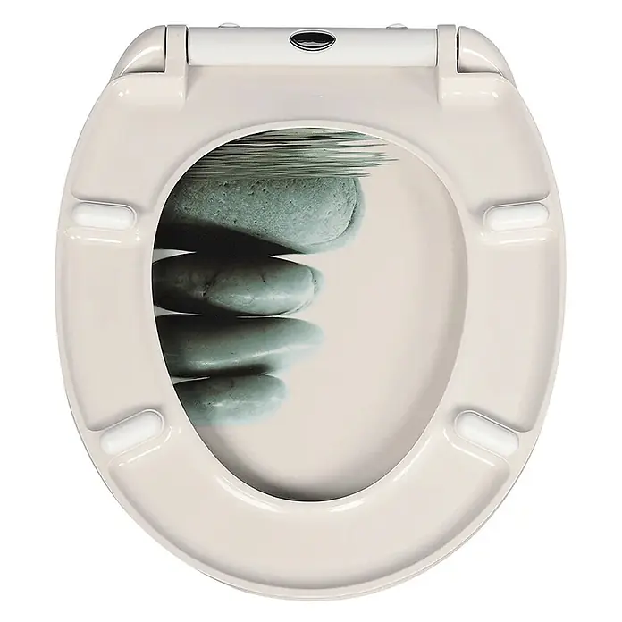 SAINOS WC-Sitz Duroplast WC-Sitz, Grün, Universal-O-Form, Absenkautomatik, Oben - Duroplast, Grün, Mit Absenkautomatik - Beiger Toilettensitz mit dekorativem Druck von gestapelten grünen Steinen, teilweise unter Wasser.