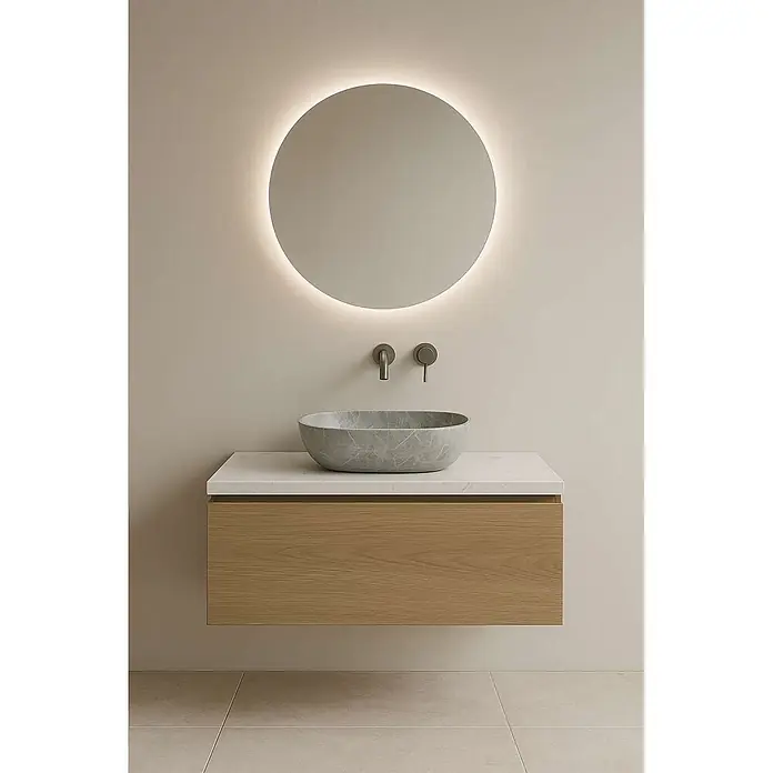 Poalgi Aufsatzwaschbecken MINI OVALO - 46,5 x 33,5 cm, Mit schmutzabweisender Glasur, Hahnloch: Ohne, Ohne Überlauf, Grau - Modernes Badmöbel: schwebender Holzschrank, Marmorplatte, graues Steinwaschbecken, Wandarmaturen, runder beleuchteter Spiegel.