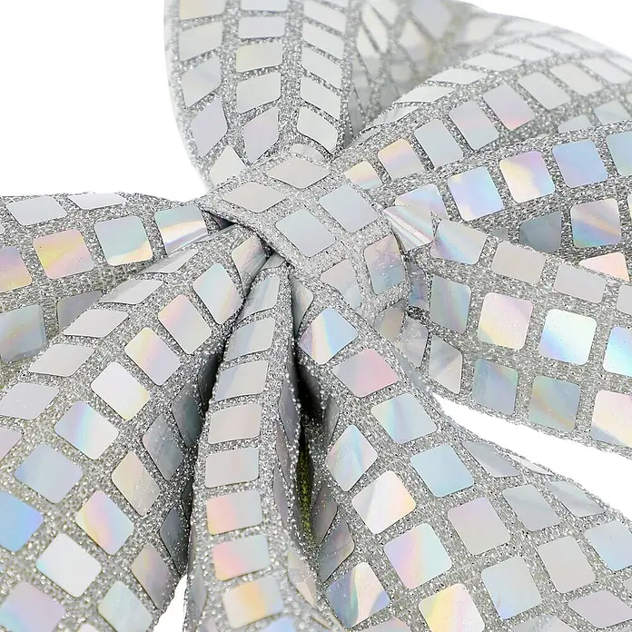 Mica Decorations Deko-Schleife Schleife - Irisierend, 1 Stk. - Ein schimmerndes silbernes Band mit quadratischen irisierenden Pailletten für festliche Dekorationen.
