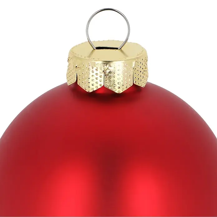 Christbaumkugel-Set Holly & Jolly - Merry Red, Glas, Durchmesser: 6 cm, 25 Stk. - Matte rote Weihnachtsbaumkugel mit goldener Kappe und silbernem Aufhänger.