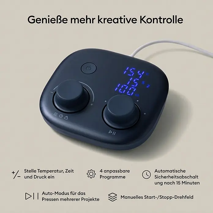 Cricut Transferpresse Autopress 2 - 53,5 x 41,3 x 29,4 cm, Drucktechnologie: Wärmeübertragung, Slate Blue - Dunkelblaues Bedienfeld mit Digitalanzeige und zwei Drehreglern für Temperatur, Zeit und Druckeinstellungen.