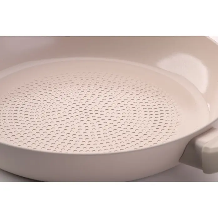 Fackelmann Pfanne Pamela Reif Kollektion Shell Wabenboden - Durchmesser: 24 cm, Beige - Helle beige Bratpfanne innen mit strukturierter Waben-Antihaftbeschichtung.