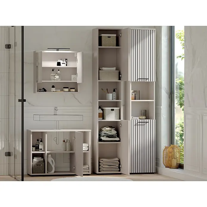 Respekta Badmöbel-Set Lina - Gesamtbreite Badmöbel: 180 cm, Kaschmir, Matt, Ohne Beleuchtung - Helle beige Badezimmerschränke mit Lamellentüren und offenen Regalen, die Toilettenartikel und Handtücher in einem modernen Badezimmer ordnen.