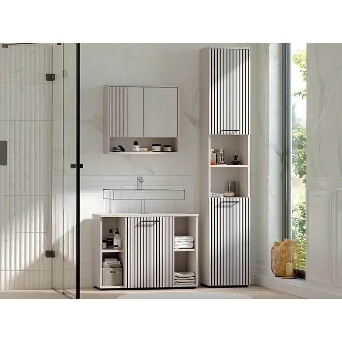 Respekta Badmöbel-Set Lina - Gesamtbreite Badmöbel: 130 cm, Kaschmir, Matt, Ohne Beleuchtung - Set aus drei hellen Badschränken: Wand-, Hochschrank und Unterschrank. Einige Türen haben schwarze vertikale Lamellen. Mit Drahtgitter-Waschbecken.