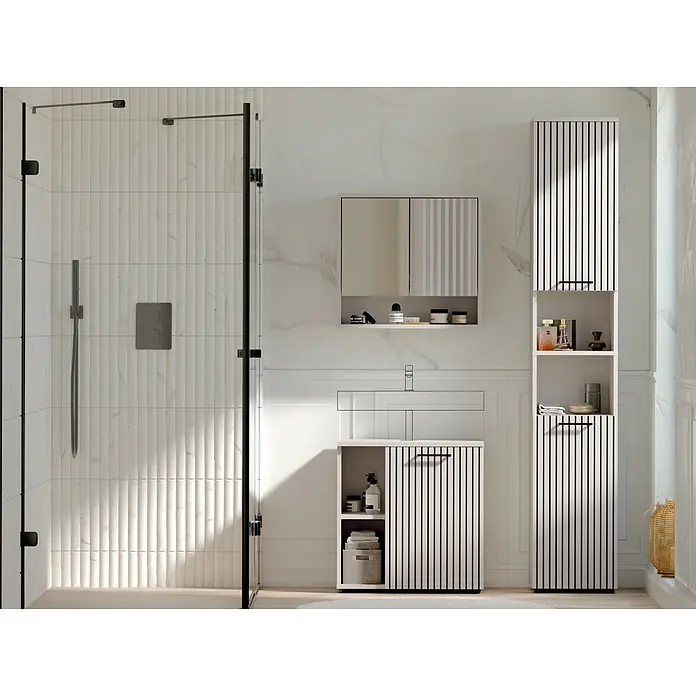 Respekta Badmöbel-Set Lina - Gesamtbreite Badmöbel: 110 cm, Kaschmir, Matt, Ohne Beleuchtung - Weiße Badezimmerschränke und ein hoher Lagerschrank mit schwarzen vertikalen Lamellen für funktionellen Stauraum in einem modernen Bad.