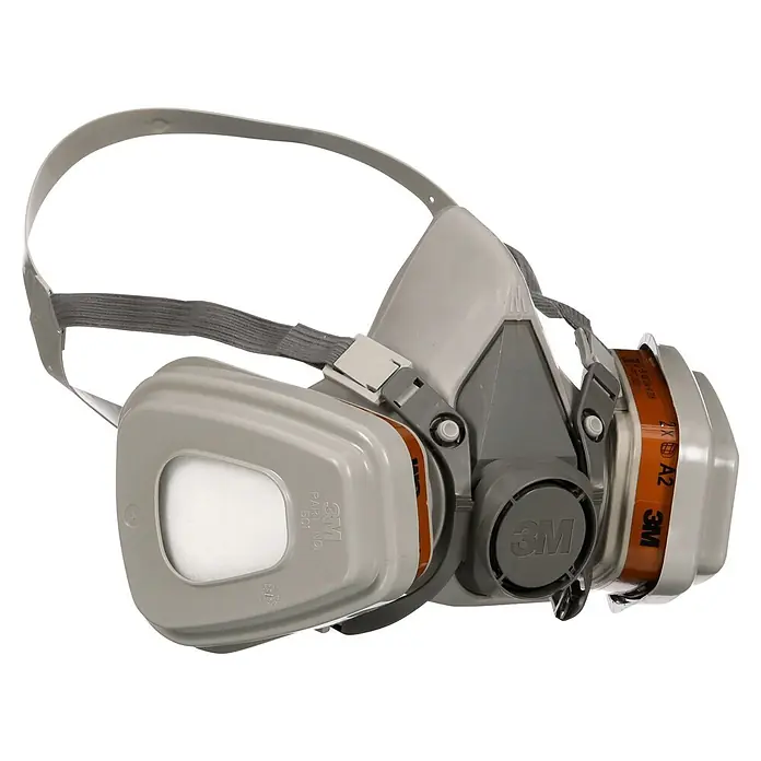 3M Mascarilla de ventilación 6002C - Clase de filtro: FFP2 - Respirador de media máscara 3M gris con filtros marrones y correas elásticas grises para protección respiratoria.