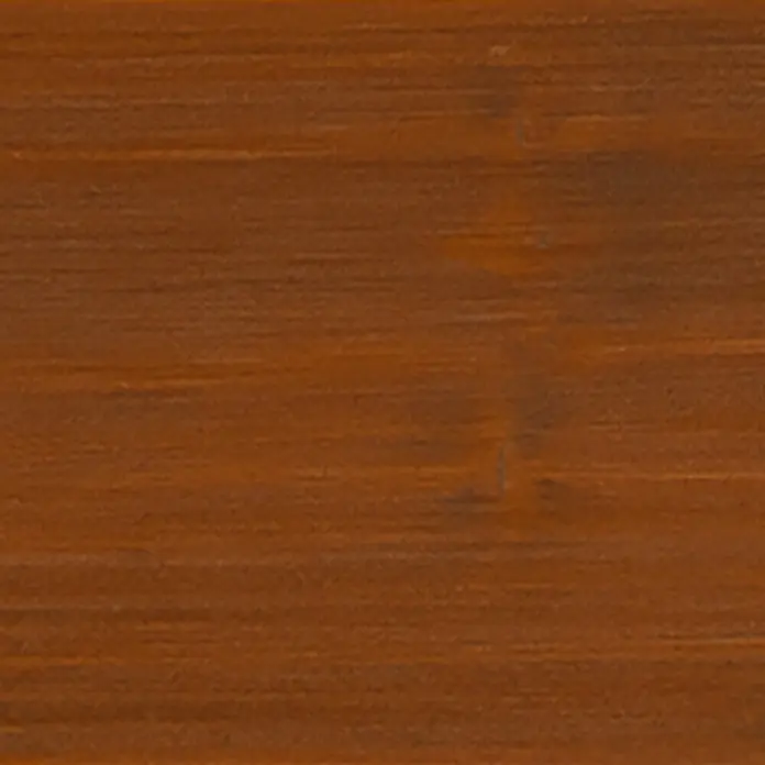 Osmo Holzlasur - Teak - 708, 750 ml, Seidenmatt - Nahaufnahme einer Holzoberfläche mit einer warmen, rötlich-braunen Maserung, die die natürliche Schönheit des Materials hervorhebt.