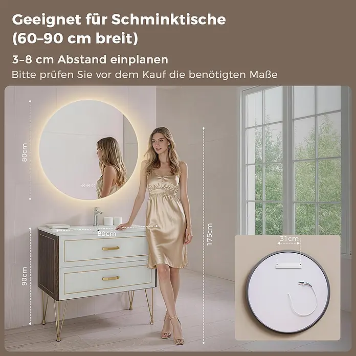 S'AFIELINA Lichtspiegel Luna - 80 x 80 cm, Leuchtmittel - Runder LED-Spiegel über einem Schminktisch, Maße und eine Person dienen als Größenreferenz.