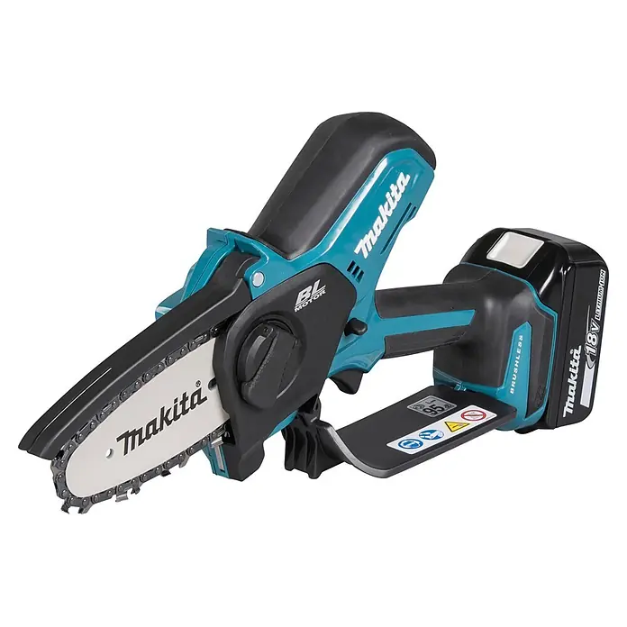 Makita LXT 18V Einhand-Akku-Kettensäge DUC101RX06 - 18 V, Li-Ionen, 2 Akkus, Schwertlänge: 10 cm - Türkis-schwarze Makita 18V Akku-Kettensäge mit bürstenlosem Motor und kurzer Führungsschiene mit Kette.