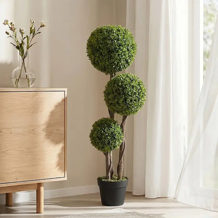 Homcom Kunstpflanze Natürlicher Look -  - Große künstliche Topiary-Pflanze mit drei kugelförmigen grünen Laubabschnitten, verschlungenen braunen Stämmen und schwarzem Topf.