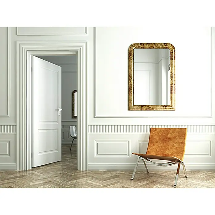 swingcolor Fenster- & Türenlack Acryl - Weiß, Seidenmatt, 2,5 l, Wasserbasiert - Elegantes Interieur mit einem stilvollen Spiegel an der Wand und einem modernen Sessel, die dem Raum eine luxuriöse Note verleihen.
