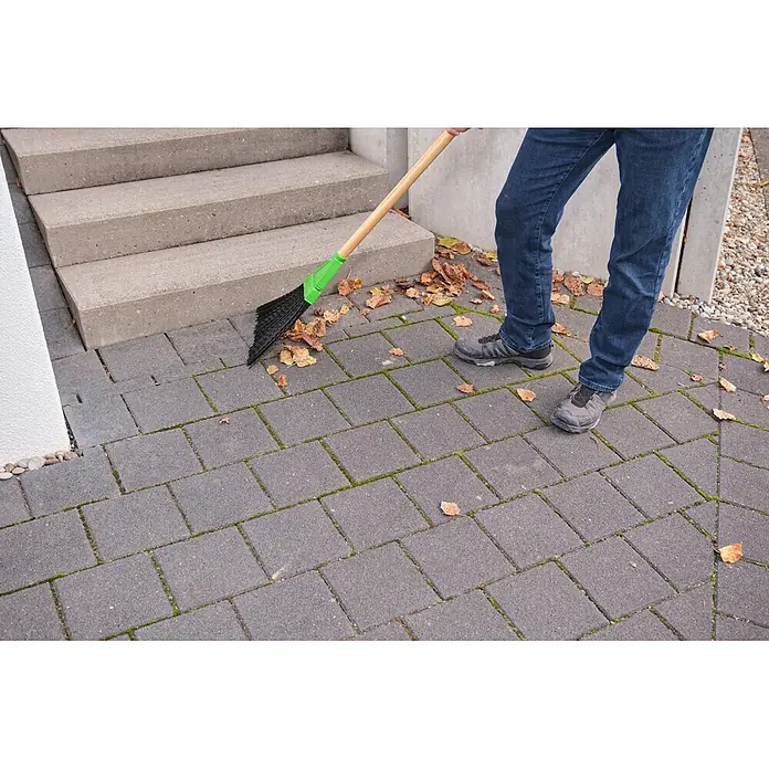 Gardol Straßenbesen Power - 32 cm, Polypropylen, Kunststoff, Holz - Anwendungsbeispiel