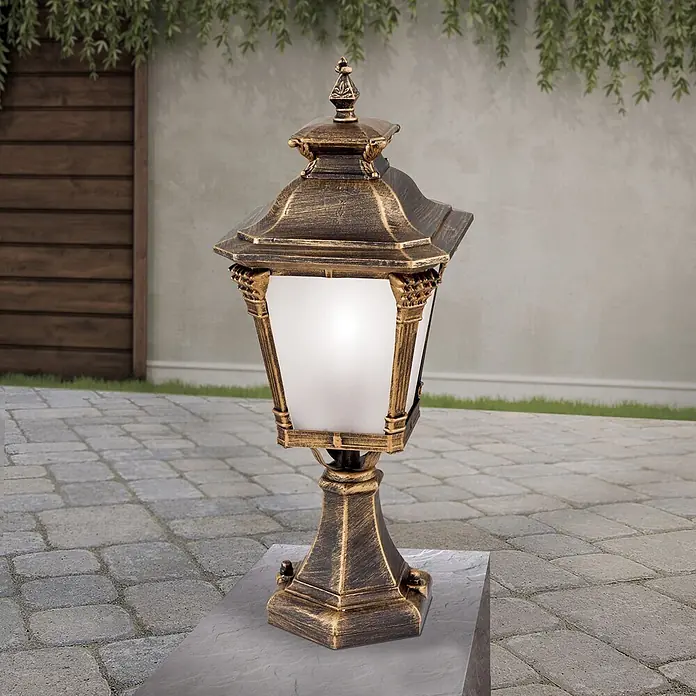 Orion Leuchten Außenlaterne Aiko - 60 W, Farbe Gehäuse: Bronze, 23 x 23 x 59 cm, Ohne Leuchtmittel - Antike bronzene Außenlaterne mit mattem Glas auf Steinsockel.