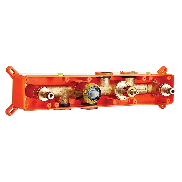 Bad Land POLA UP-Badewannenarmatur Set Gold -  - Verdeckter Duschmischerkörper in orangefarbener Installationsbox mit Messingarmaturen und Ventilkomponenten.