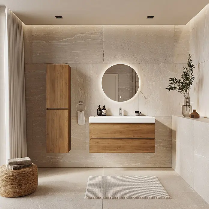 LOMAZOO AZURO Eiche warm - Weißes Waschbecken - Mit Hochschrank - 100 cm -  - Moderner Holzbadschrank mit weißem Waschbecken und rundem beleuchtetem Spiegel in einem gefliesten Bad.