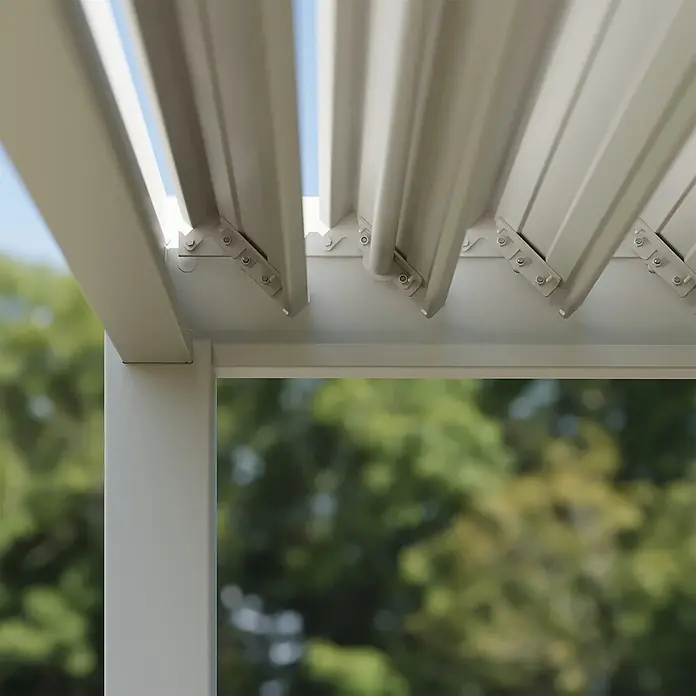 Weide Pergola Classic 3 x 3 M Weiß - Farbe Gestell: Weiß, Metall - Beiges verstellbares Lamellensystem aus Metall für eine Pergola, das anpassbaren Schatten im Außenbereich bietet.