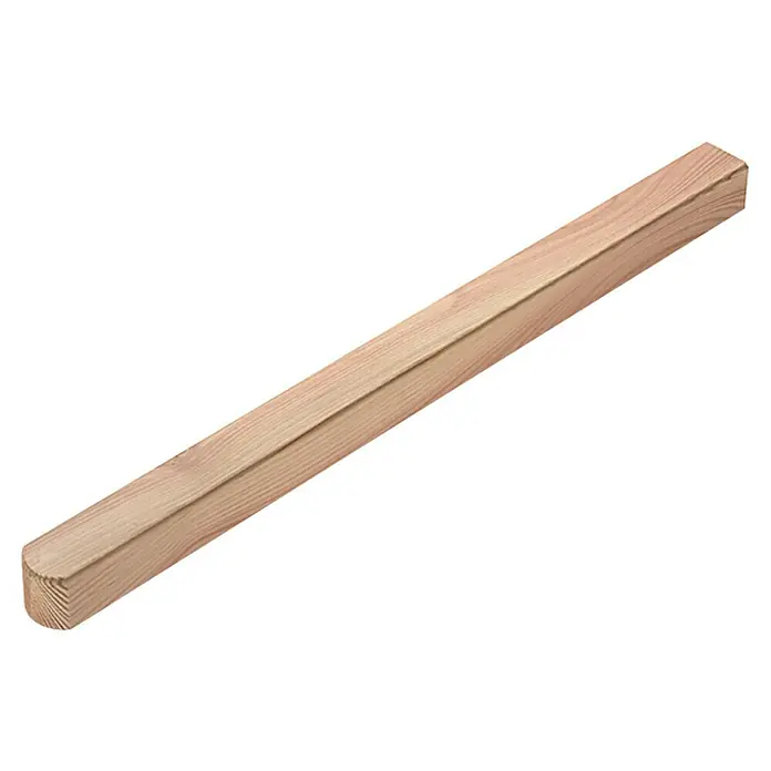 Zaunpfosten - Douglasie, 980 x 68 x 68 mm - Nahaufnahme eines hellen, unbehandelten Holzstücks mit abgerundeten Kanten, das die natürliche Maserung des Holzes hervorhebt.