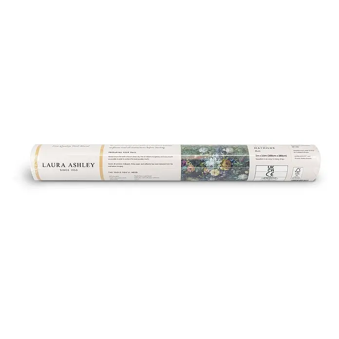 Fototapete Mathilde 280x300cm Laura Ashley -  - Gerollte Laura Ashley Wandtapete mit mehrfarbigem Blumenmuster, Produktinformationen und Montageanleitung auf dem Etikett.