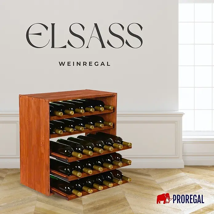 Proregal Flaschenregal Modulares Weinregal ELSASS 60x60x30cm Auszug Modul für 30 Flaschen Braun - L x B x H: 30 x 60 x 60 cm, Holz - Braunes Holz-Weinregal mit mehreren Fächern, gefüllt mit Weinflaschen, in einem Raum.
