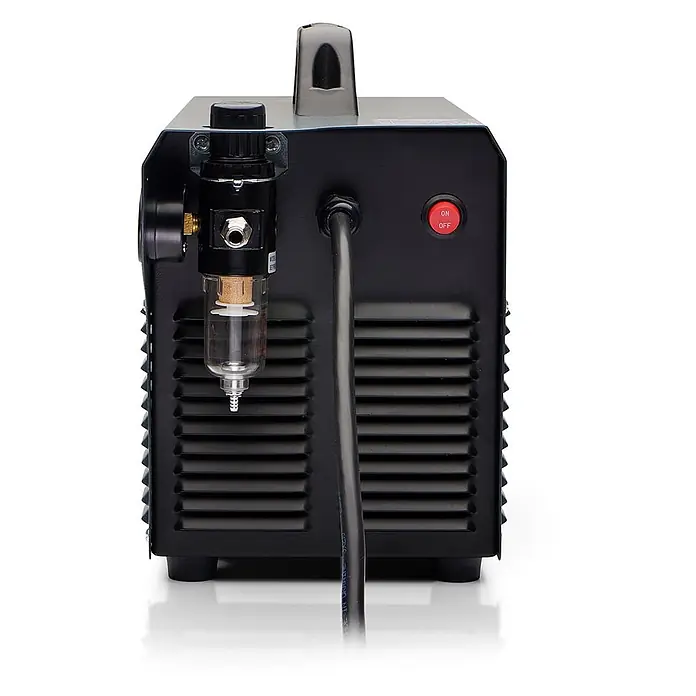 PATON StandardCUT-40 Plasmaschneider, 40 A, 230 V, tragbares Stahlschneidgerät, sauberer Schnitt bis 12 mm -  - Rückansicht eines schwarzen Plasmaschneiders mit Luftfilter, Netzkabel und rotem Ein/Aus-Schalter.