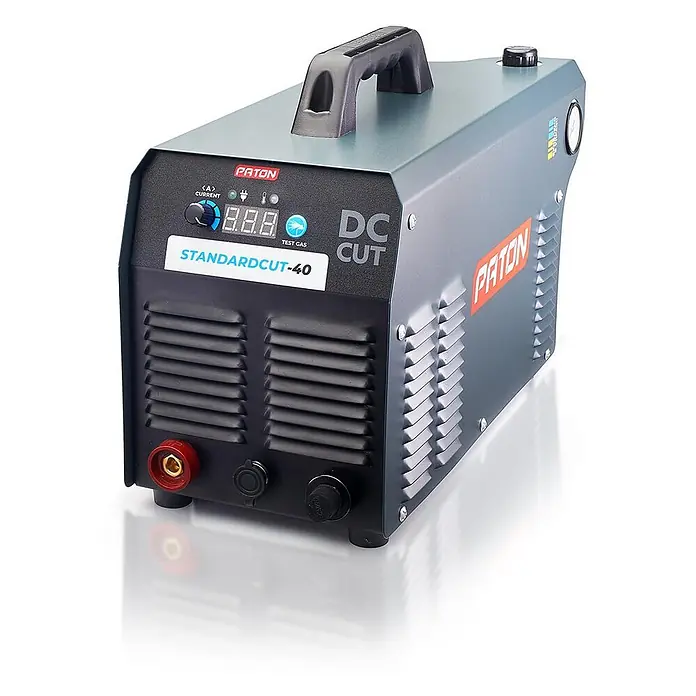 PATON StandardCUT-40 Plasmaschneider, 40 A, 230 V, tragbares Stahlschneidgerät, sauberer Schnitt bis 12 mm -  - Grau/dunkelblauer PATON STANDARDCUT-40 DC CUT Plasmaschneider mit Digitalanzeige, Drehknopf und Tragegriff.