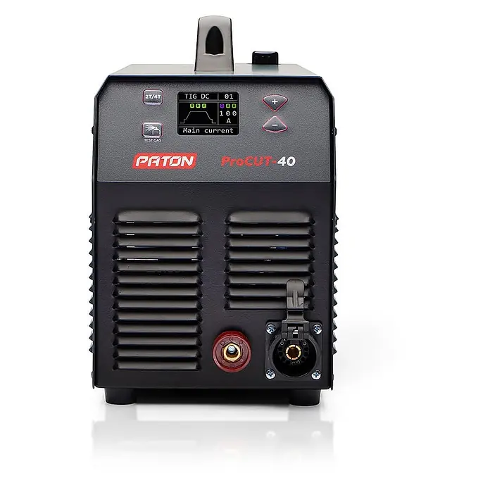 PATON ProCUT-40 Plasmaschneider, 40 A, 230 V, mobiles Stahlschneidgerät, sauberer Schnitt bis 12 mm -  - Schwarze und graue PATON ProCUT-40 Schweißmaschine mit Digitalanzeige, Bedientasten, Lüftungsschlitzen und Anschlüssen.