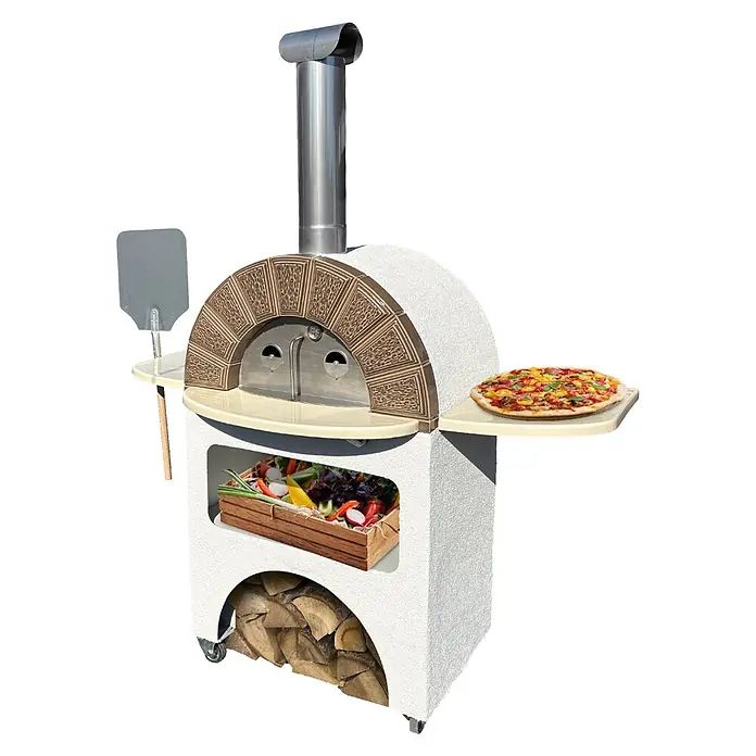 Domofire Kaminofen Capri - Material Verkleidung: Keramik, Weiß - Weißer Outdoor-Pizzaofen mit dekorativem Fliesenbogen, Metallkamin, Seitenablagen, Pizzaschieber, Holzfach und Rollen, mit Pizza und frischem Gemüse.