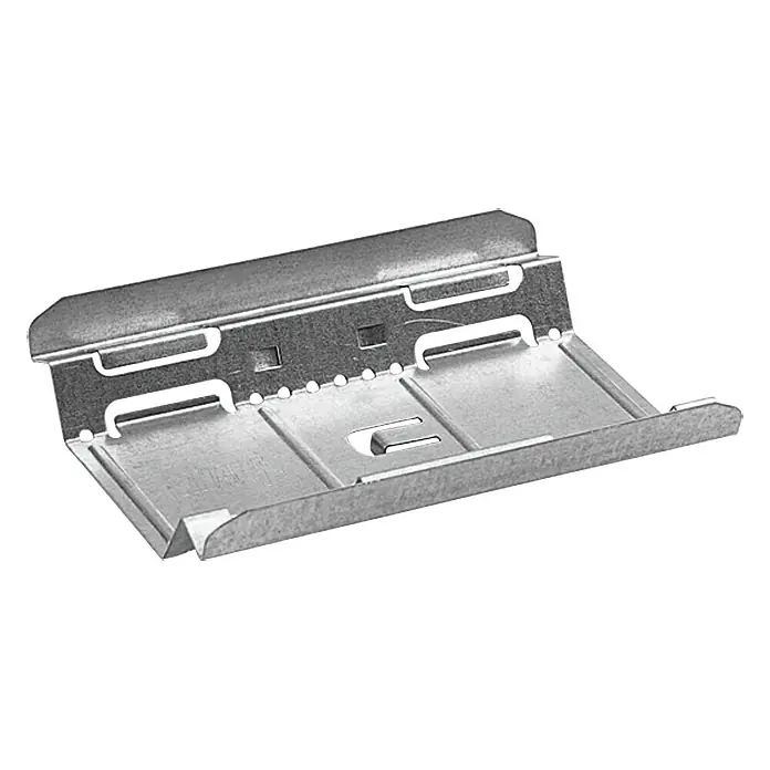 Knauf CD-Multiverbinder - 1 Stk. - Nahaufnahme einer Metallschelle. Sie ist robust und für die Montage von Elektroinstallationsrohren konzipiert.