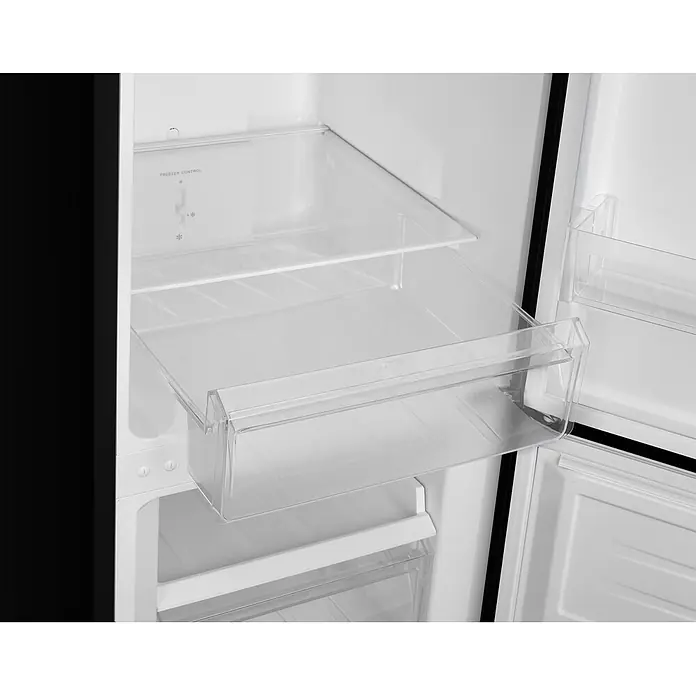 homeX Kühl-Gefrierkombination CFSN2531C-B - Nutzinhalt Gesamt: 253 l, 61,6 cm x 545 mm x 1.810 mm, Schwarz - Innenansicht eines weißen Gefrierfachs mit transparenter Kunststoffschublade und 'FREEZER CONTROL'-Bedienfeld.