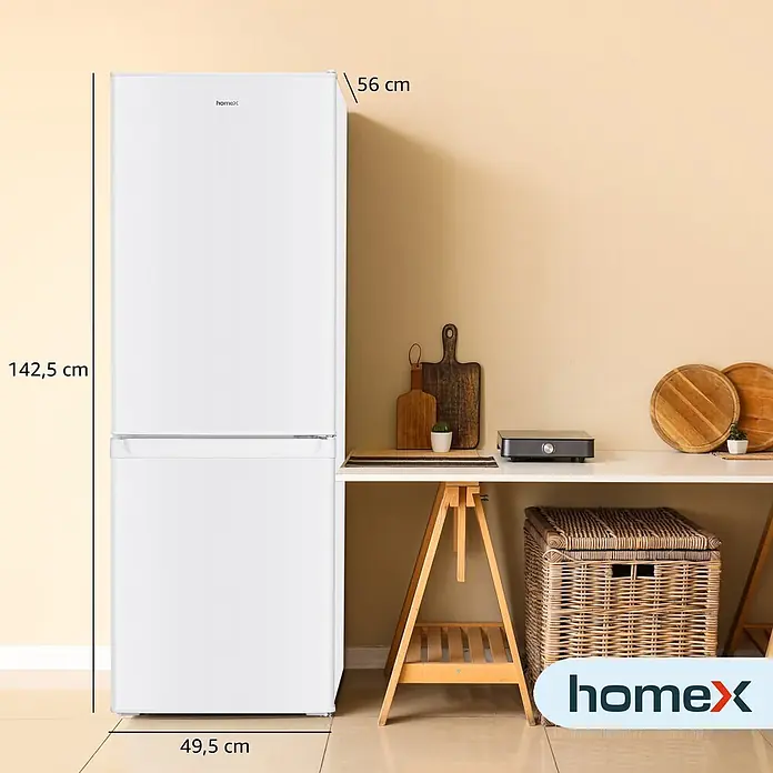 homeX CFS1110-W -  - Weißer 142,5 cm hoher, 49,5 cm breiter, 56 cm tiefer Kühlschrank in einem Raum.