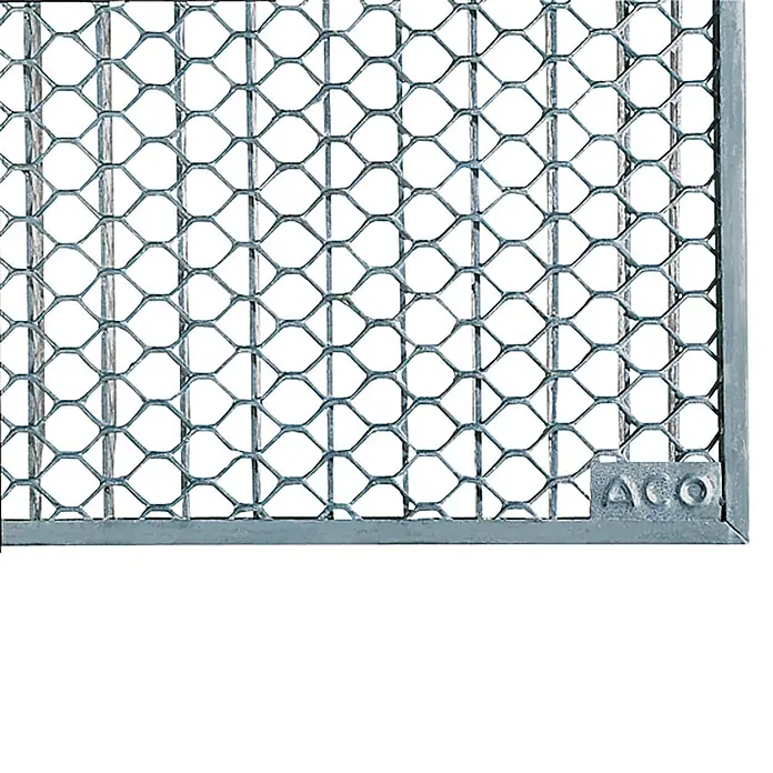 ACO Therm Lichtschachtrost - L x B: 84 x 40 cm, Stahl verzinkt, Streckmetall - Das Bild zeigt einen robusten ACO Gitterrost, ideal für Entwässerungssysteme und bietet eine sichere und langlebige Lösung.