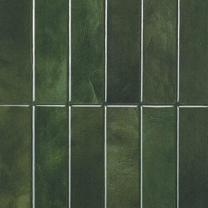 Smart Tiles Selbstklebemosaik Morocco - 29,02 x 22,86 cm, Sefrou, Glänzend - Dunkelgrüne rechteckige U-Bahn-Fliesen mit variierter, glasierter Oberfläche und weißen Fugen.