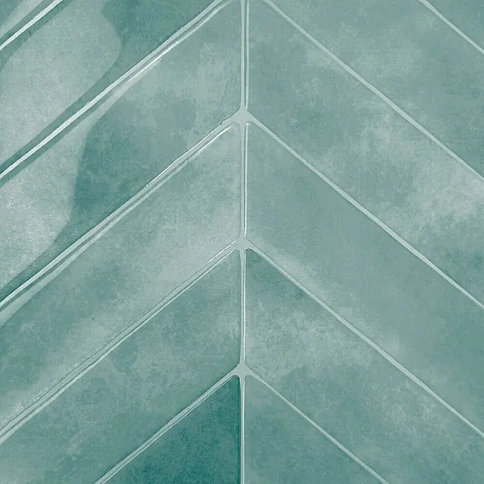 Smart Tiles Selbstklebemosaik Chevron - 29,02 x 22,86 cm, Taby, Glänzend - Strukturierte, türkisblaue Keramikfliesen im Chevron-Muster.