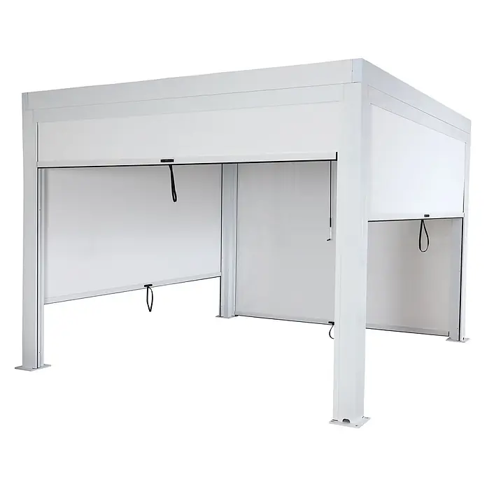 Berlinlodge Pergola mit Lamellendach - B x T: 300 x 300 cm, Farbe Gestell: Weiß, Metall - Weißer Outdoor-Pavillon mit ausziehbaren Stoff-Seitenrollos, teilweise heruntergelassen für anpassbaren Schatten und Sichtschutz.