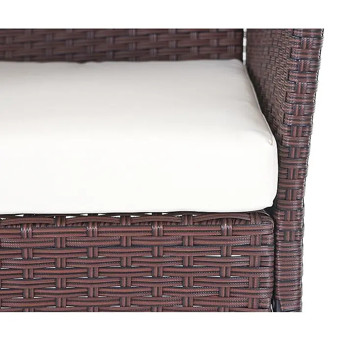 Poly-Rattan Garten-Garnitur | Sitzgruppe Lounge-Set | Braun-Meliert | Kissen Creme -  - Nahaufnahme eines braunen Rattanstuhls mit einem cremefarbenen Kissen.