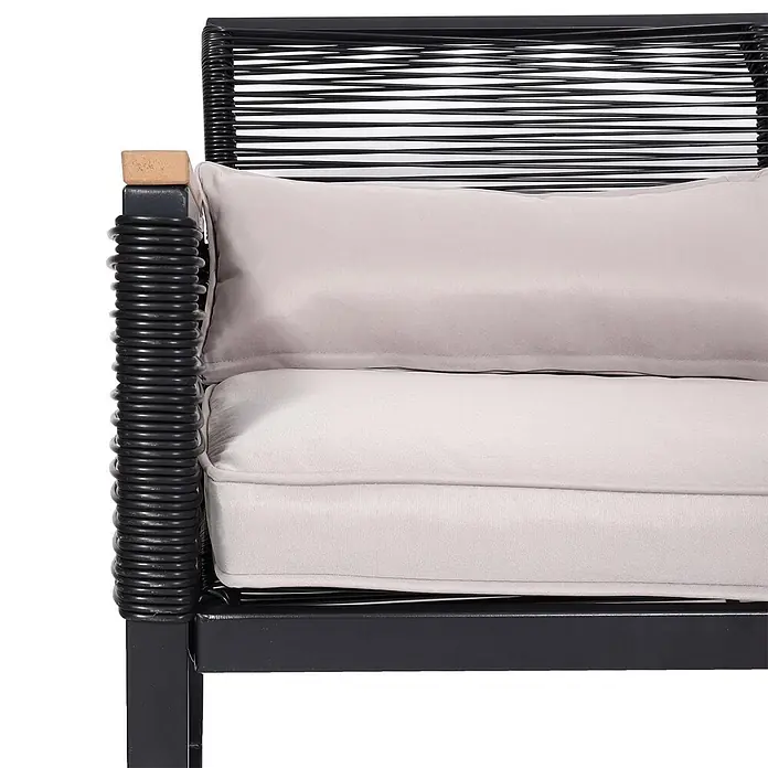Garten-Garnitur | Gartenlounge Lounge-Set Sitzgruppe Sofa | Seilgeflecht Rope Holzoptik Stahl | Polster Hellgrau -  - Schwarzer Sessel mit hellgrauen Kissen und Holzarmlehne.