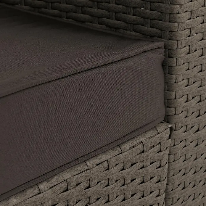 Mendler Poly-Rattan Garnitur HWC-O46 - grau Polster dunkelgrau -  - Dunkelgraues Kissen auf grauem geflochtenem Rattan-Gartenmöbel.