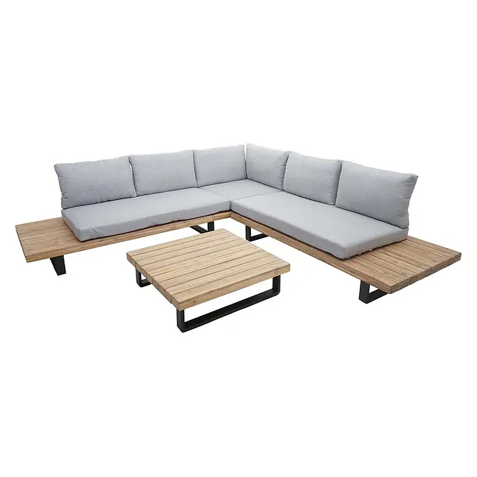 Garten-Garnitur | Garnitur Sitzgruppe Lounge-Set | Spun Poly Akazie Holz FSC® Alu | Hellbraun | Polster Hellgrau -  - L-förmiges Outdoor-Sofa mit hellgrauen Kissen, Holzlattenbasis und passendem Couchtisch mit schwarzen Metallbeinen.