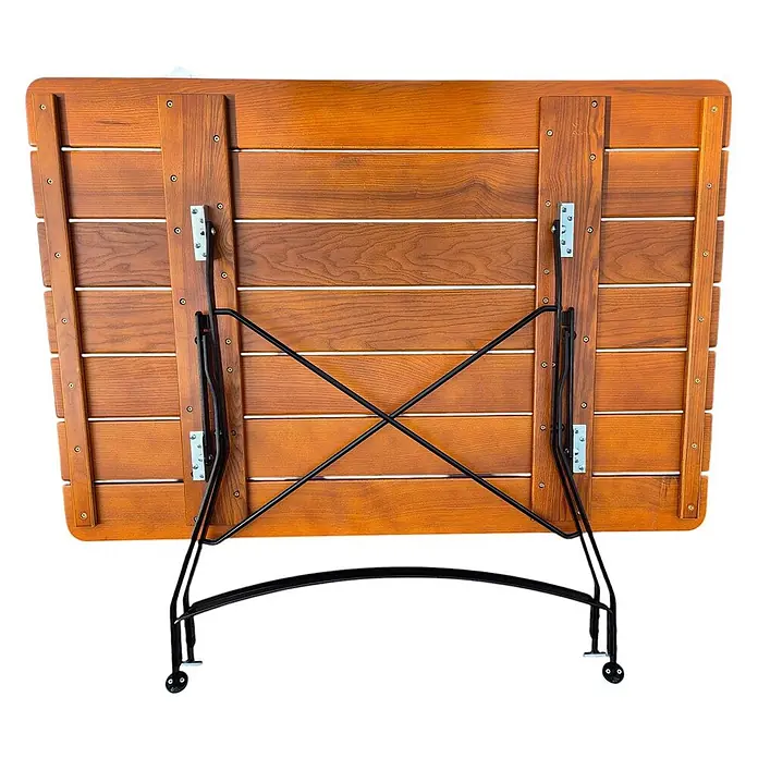 CHEFGASTRO BAVARIA Made in Germany HxBxT 74x120x80cm klappbar wetterfest & UV-beständig Eschenholz Schwarz/Braun -  - Unterseite eines klappbaren Tisches aus Holzlatten mit ausgeklappten schwarzen Metallbeinen.