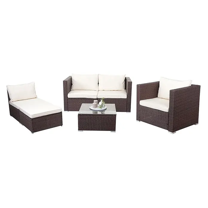 Poly-Rattan-Garnitur | Gartengarnitur Sitzgruppe Sofa Lounge-Set | Braun | Kissen Creme -  - Dunkelbraunes Polyrattan-Gartenmöbelset mit cremefarbenen Kissen, bestehend aus Chaiselongue, Sofa, Sessel und Couchtisch mit Glasplatte.