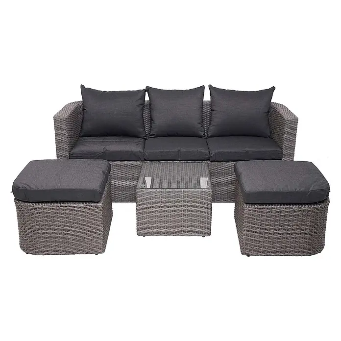 Mendler Loungemöbel-Set HWC-J37 - 4 -tlg., Rattan, Grau, Kissen anthrazit, Grau - Graues Rattan-Gartenmöbelset: 3-Sitzer-Sofa, 2 Hocker, Couchtisch mit Glasplatte und dunkelgrauen Kissen.