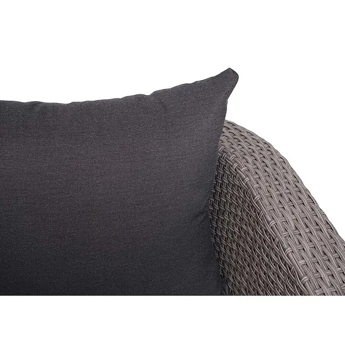 Mendler Loungemöbel-Set HWC-J37 - 4 -tlg., Rattan, Grau, Kissen anthrazit, Grau - Nahaufnahme eines dunkelgrauen Kissens an der grauen Rattan-Armlehne eines Outdoor-Stuhls.