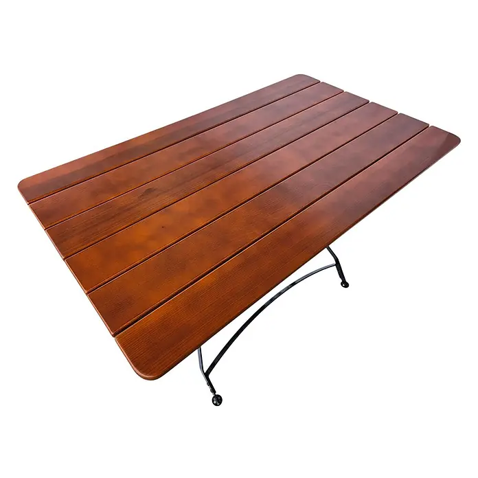 CHEFGASTRO BAVARIA Made in Germany HxBxT 74x120x70cm klappbar wetterfest & UV-beständig Eschenholz Schwarz/Braun -  - Dunkelbrauner Holztisch mit Lattenplatte und geschwungenem schwarzem Metallgestell.