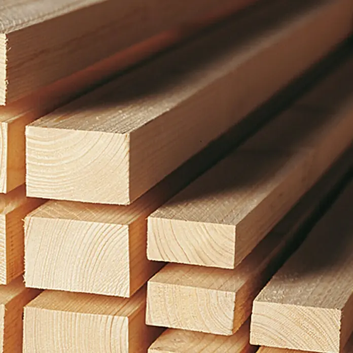 Rahmenholz - 400 x 4,8 x 2,4 cm, Fichte - Stapel unbehandelter, heller Fichtenholzbretter, ideal für Bauprojekte und Heimwerkerarbeiten. Die Bretter zeigen eine schöne Holzmaserung.