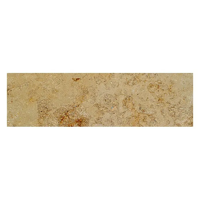 Fensterbank Jura - 240 x 30 x 2 cm, Braun/Beige/Gelb, Naturstein - Nahaufnahme einer länglichen Travertinfliese mit einer beigen, porösen Oberfläche und natürlichen Mustern.