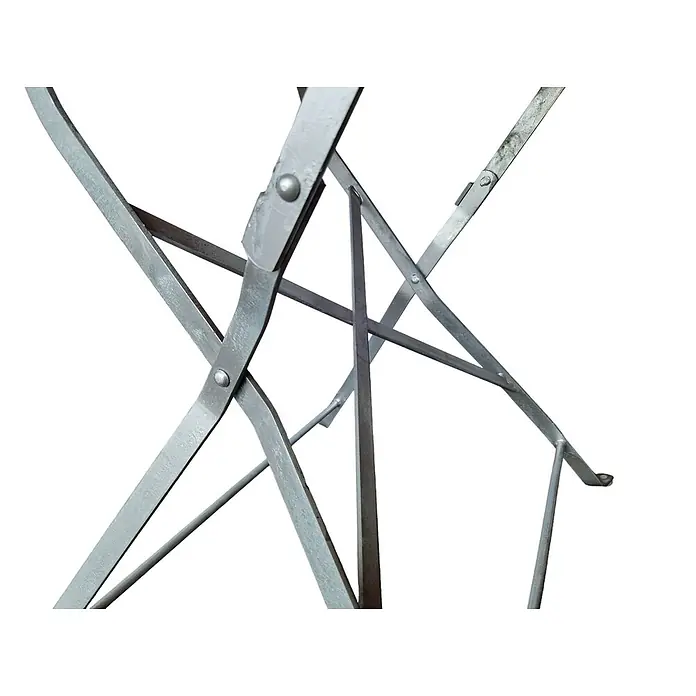 CHEFGASTRO Biergartentisch BERGTAL Made in Germany HxBxT 74x80x80cm Ø80cm klappbar wetterfest & UV-beständig Eschenholz Silber/Braun  2 Personen -  - Verzinkter Metallklapprahmen mit Nieten, zeigt Kreuzstützstruktur.