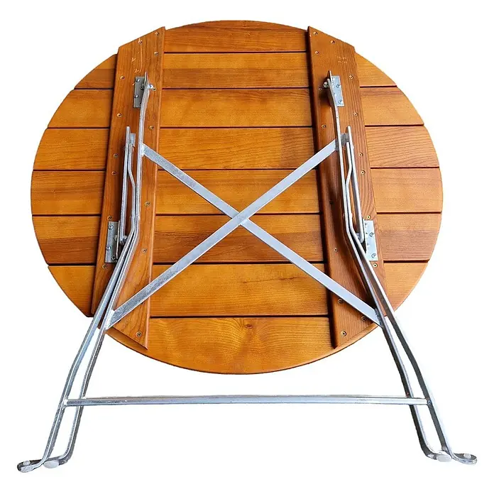 CHEFGASTRO Biergartentisch BERGTAL Made in Germany HxBxT 74x90x90cm Ø90cm klappbar wetterfest & UV-beständig Eschenholz Schwarz/Braun  3 Personen -  - Unterseite eines runden Holztisches mit klappbaren Metallbeinen.
