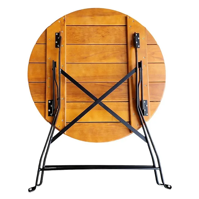 CHEFGASTRO Biergartentisch BERGTAL Made in Germany HxBxT 74x80x80cm Ø80cm klappbar wetterfest & UV-beständig Eschenholz Schwarz/Braun 2 Personen -  - Unterseite eines runden Klapptisches aus Holz mit schwarzen Metallbeinen und X-förmigen Stützstangen.